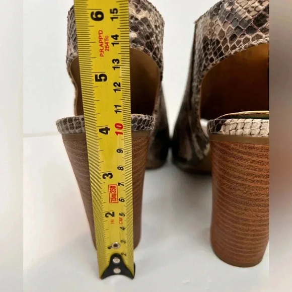 Fergalicious open-toe chunky heel shoe, size 10, faux snakeskin, NEW, Sandals - Picture 8 of 11